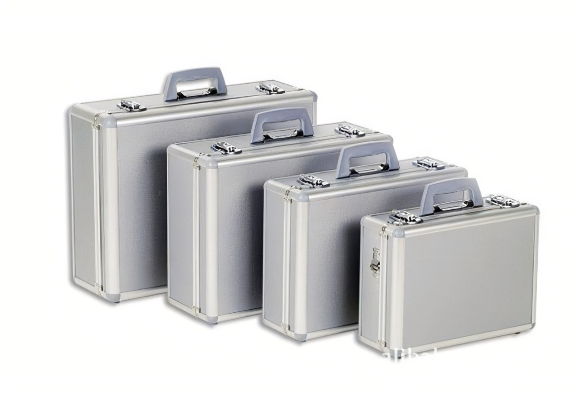 鋁塑箱箱體內襯一體化